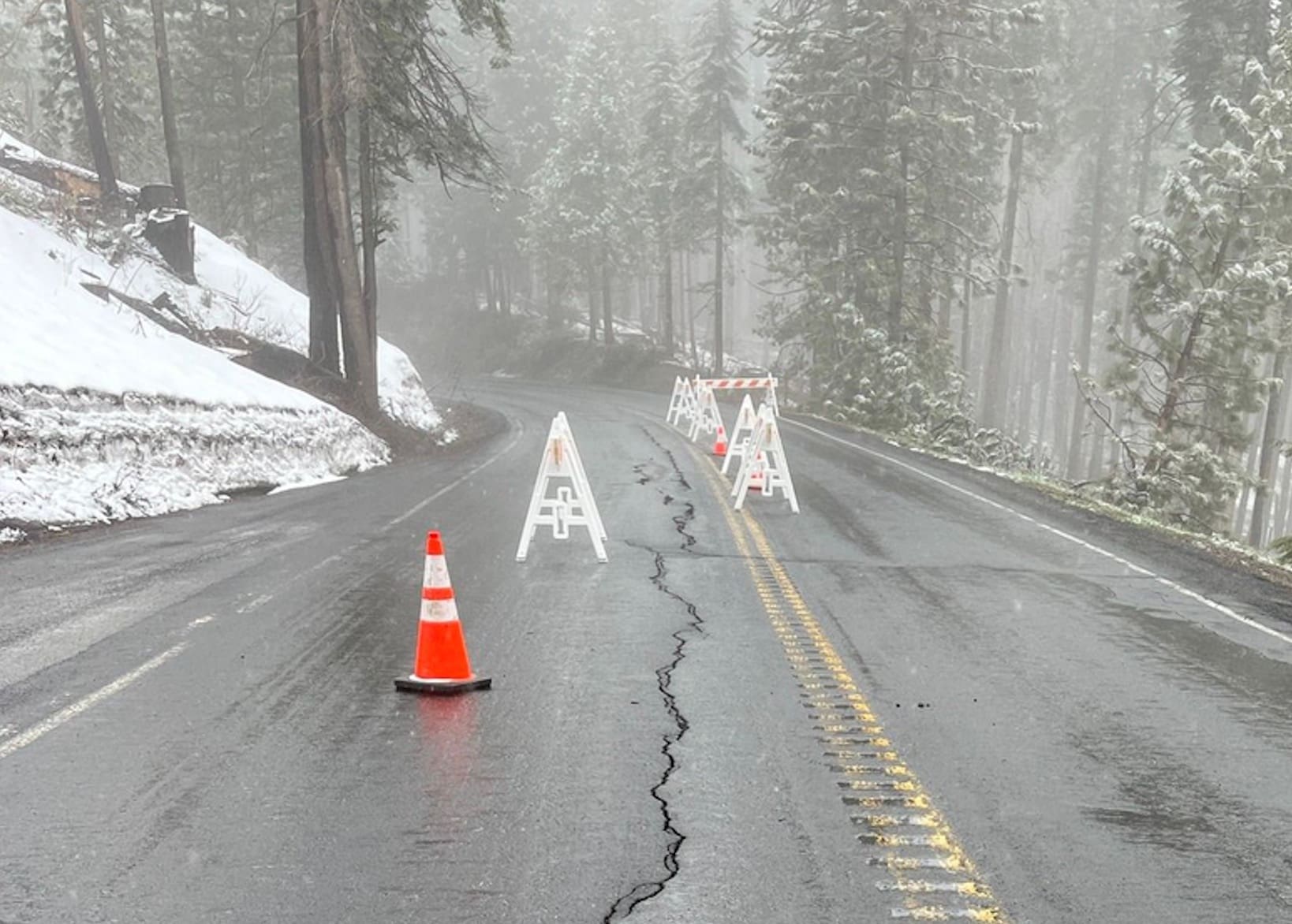 Major Road In Yosemite Closed After Massive 200ft Crack Opens Up